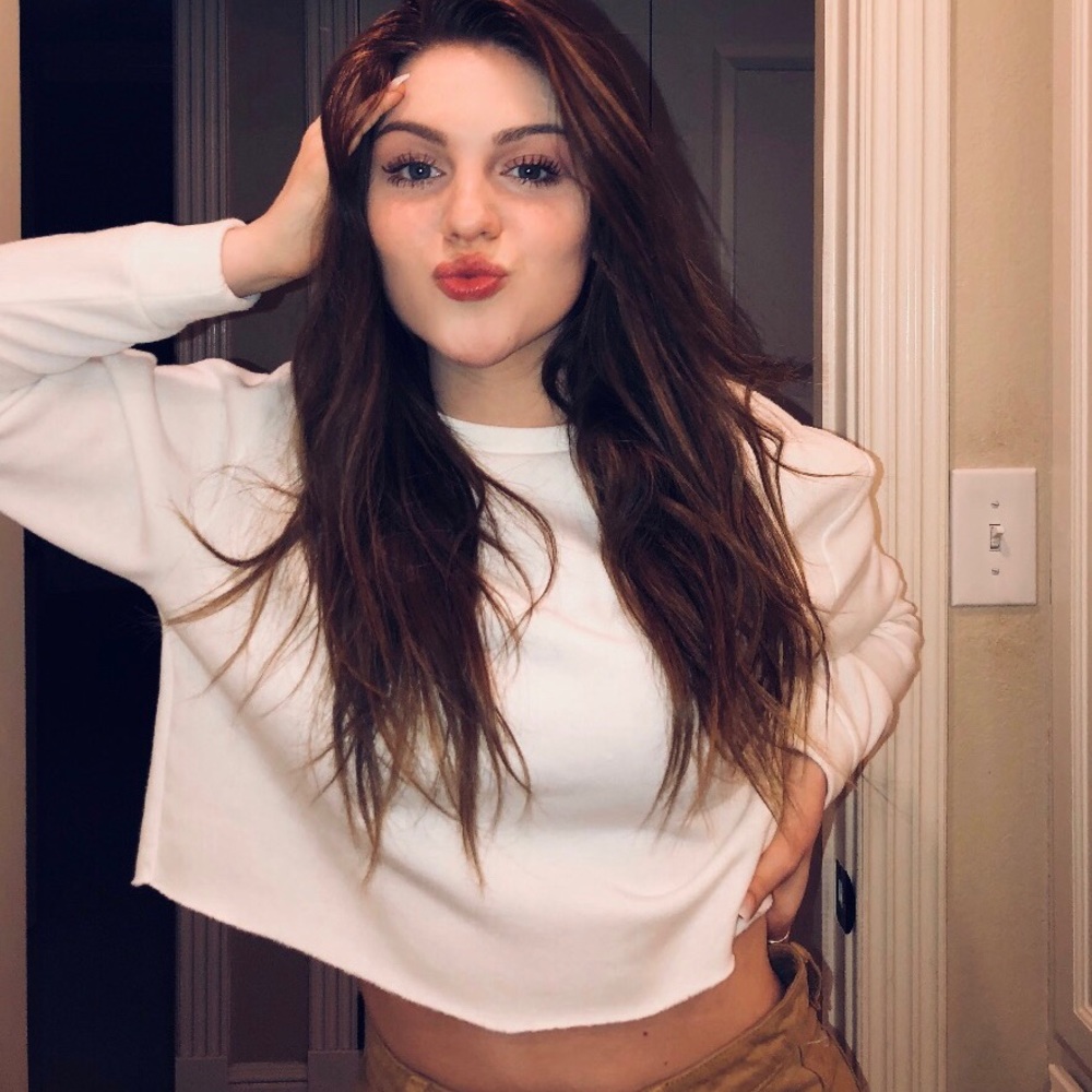 White crop top long sleeve